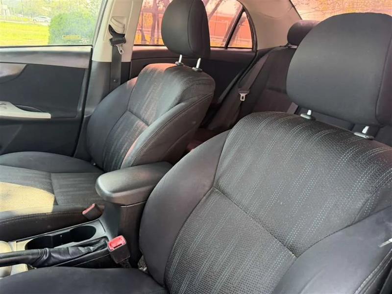 Toyota Corolla S 4-Speed AT 2013