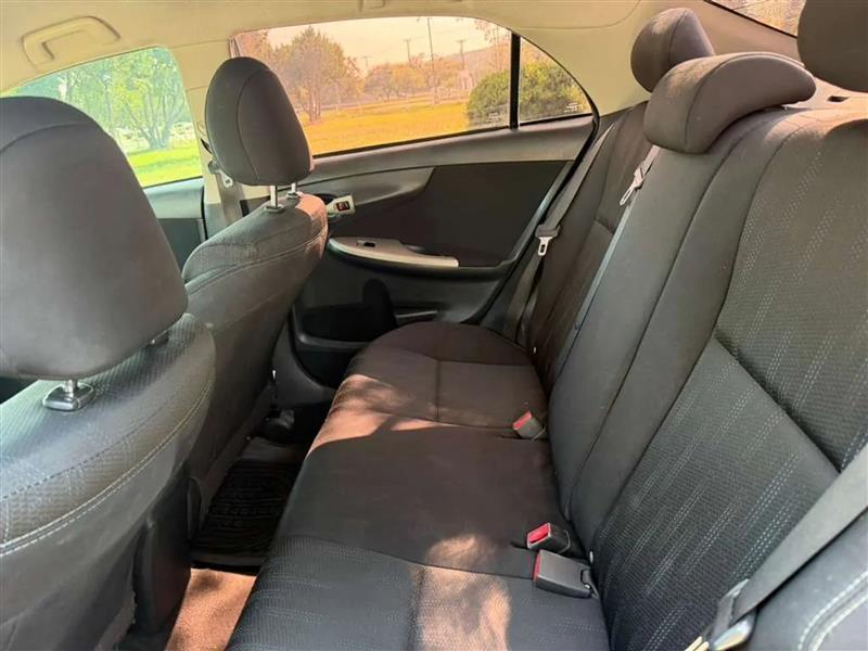 Toyota Corolla S 4-Speed AT 2013