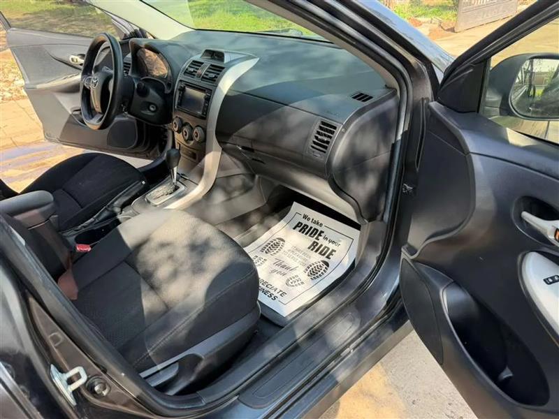 Toyota Corolla S 4-Speed AT 2013