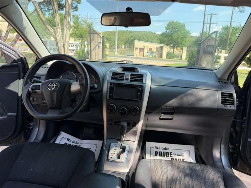 Toyota Corolla S 4-Speed AT 2013