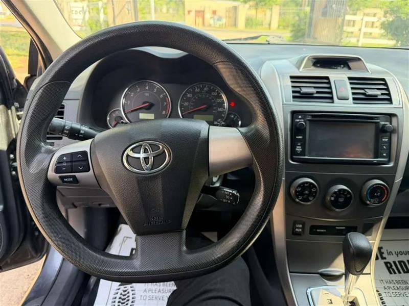 Toyota Corolla S 4-Speed AT 2013