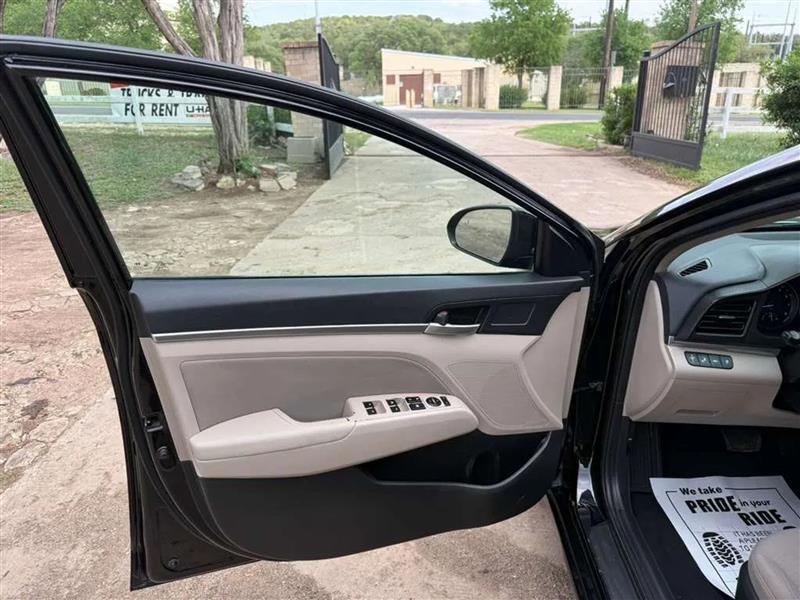 Hyundai Elantra Limited 2020