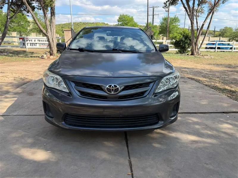 Toyota Corolla LE 4-Speed AT 2011
