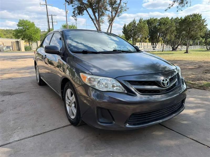 Toyota Corolla LE 4-Speed AT 2011