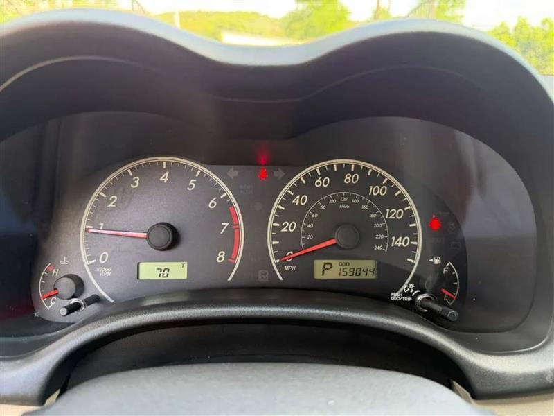 Toyota Corolla LE 4-Speed AT 2011