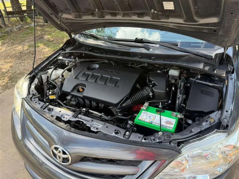 Toyota Corolla LE 4-Speed AT 2011