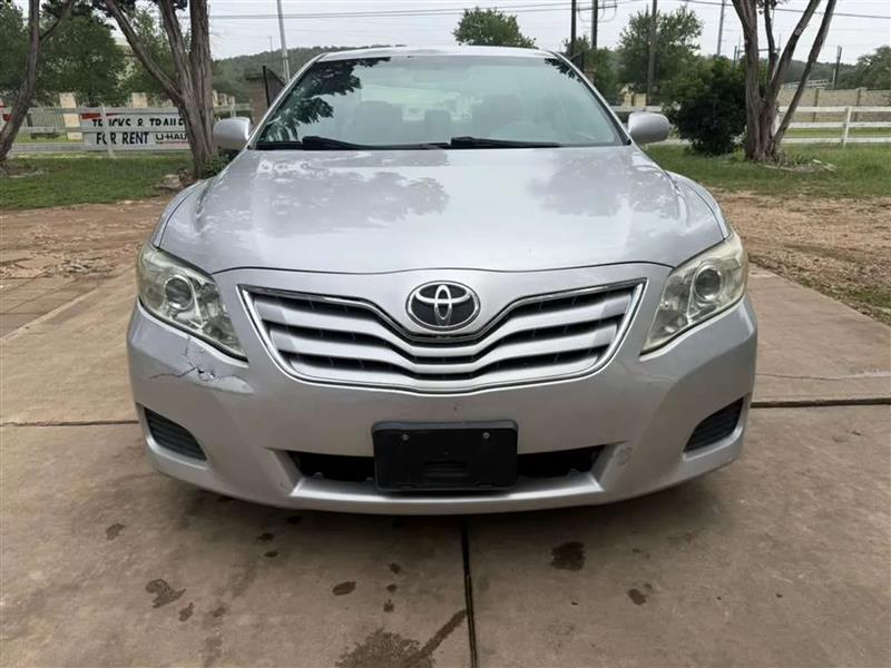 Toyota Camry LE 6-Spd AT 2011