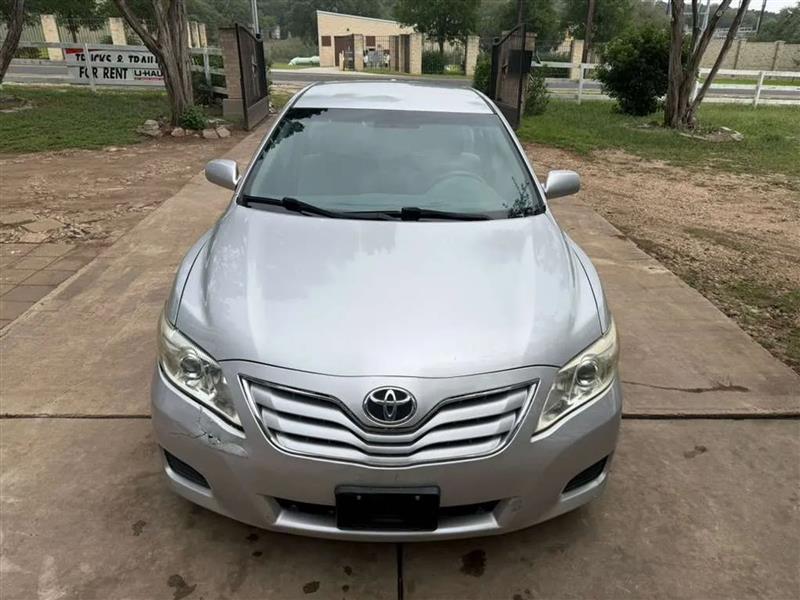 Toyota Camry LE 6-Spd AT 2011