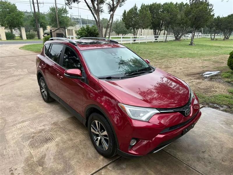 Toyota RAV4 XLE FWD 2018