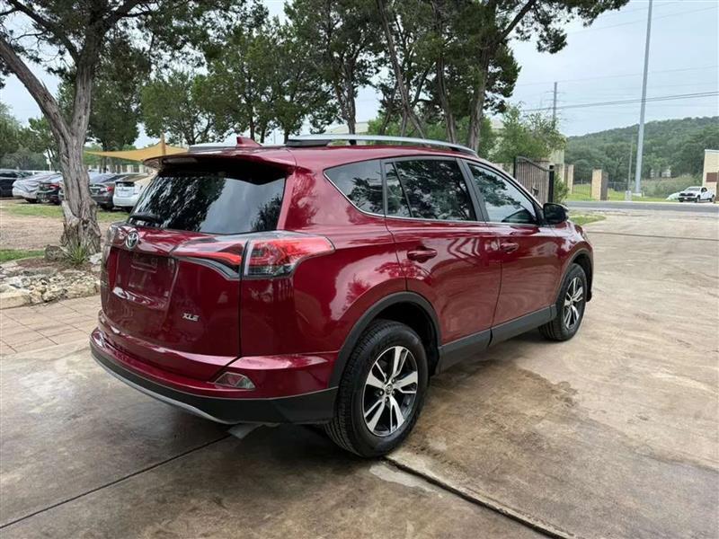 Toyota RAV4 XLE FWD 2018