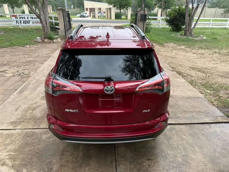 Toyota RAV4 XLE FWD 2018