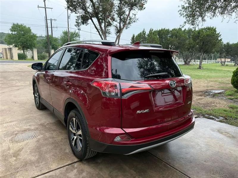 Toyota RAV4 XLE FWD 2018