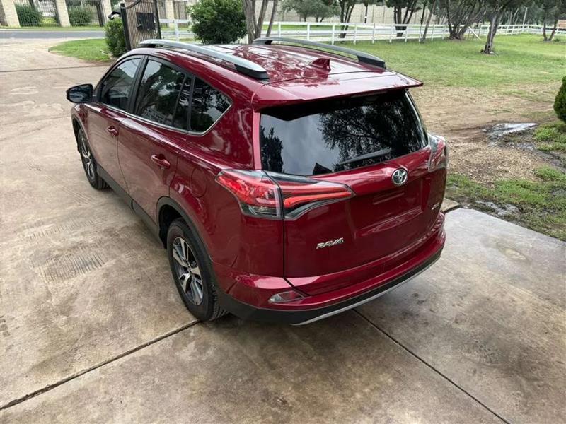 Toyota RAV4 XLE FWD 2018