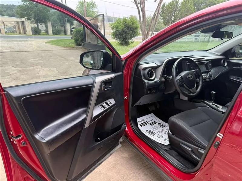 Toyota RAV4 XLE FWD 2018