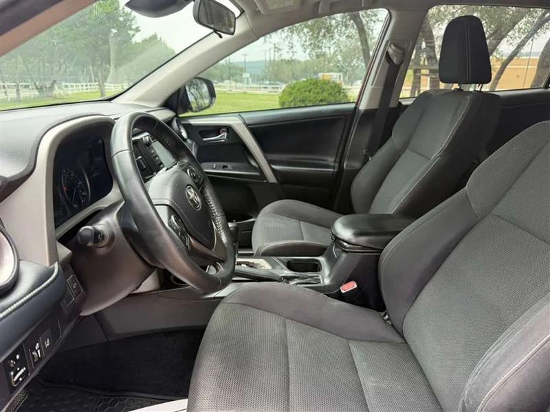 Toyota RAV4 XLE FWD 2018