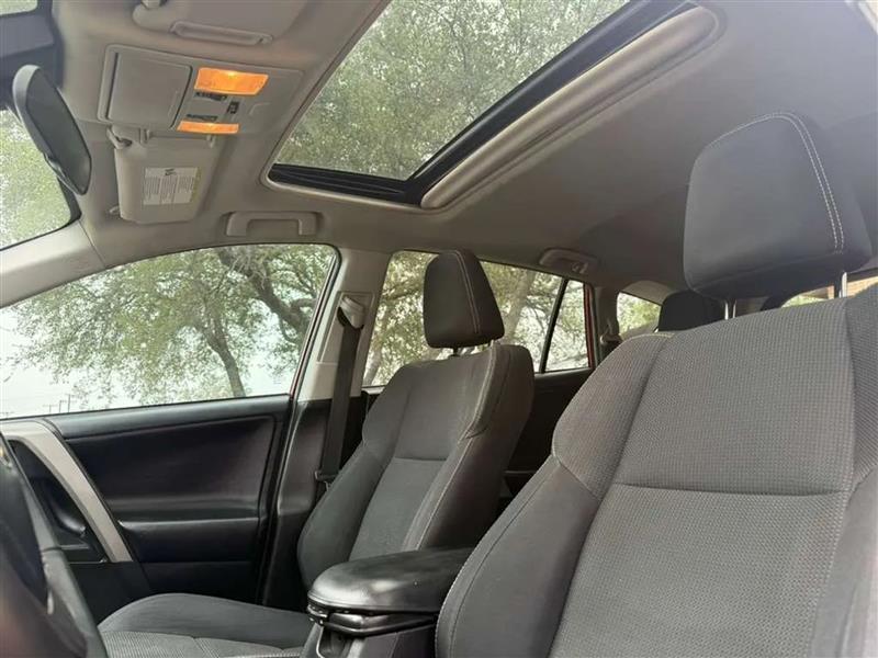 Toyota RAV4 XLE FWD 2018