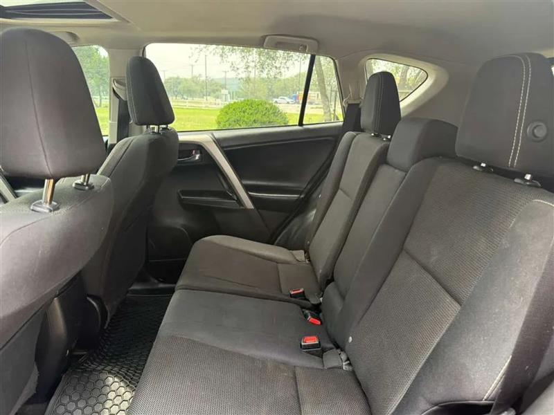 Toyota RAV4 XLE FWD 2018