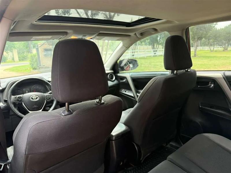 Toyota RAV4 XLE FWD 2018