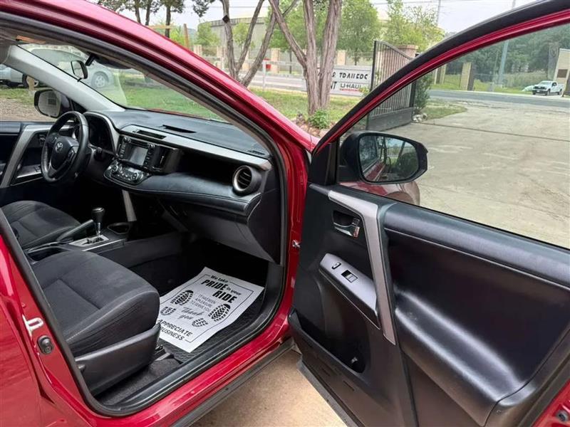 Toyota RAV4 XLE FWD 2018