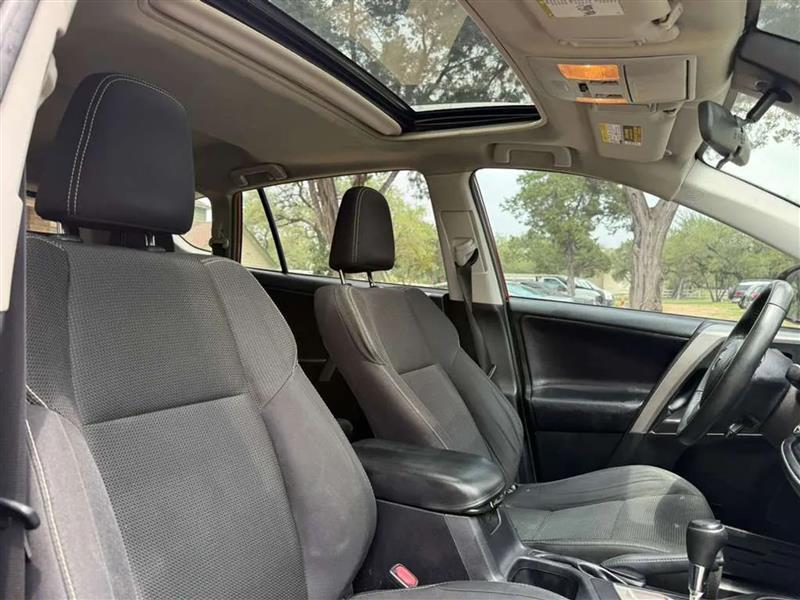 Toyota RAV4 XLE FWD 2018