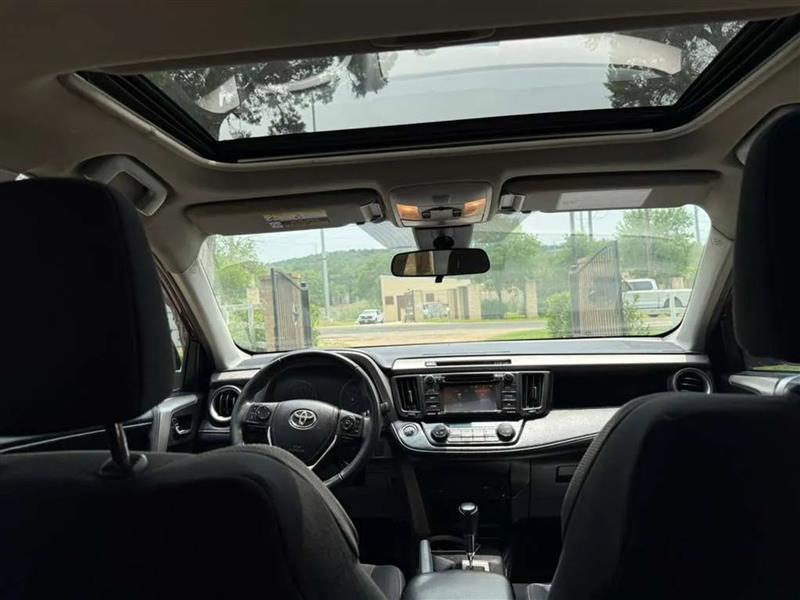 Toyota RAV4 XLE FWD 2018