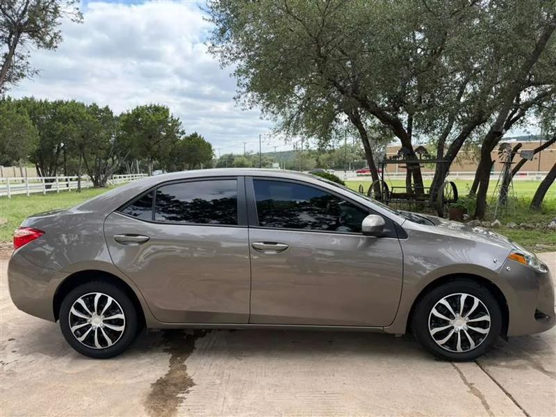 Toyota Corolla LE CVT 2018