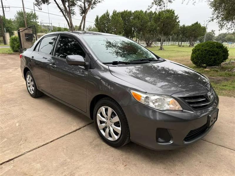 Toyota Corolla LE 4-Speed AT 2013