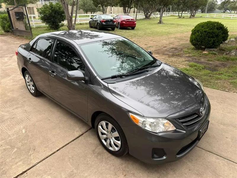 Toyota Corolla LE 4-Speed AT 2013