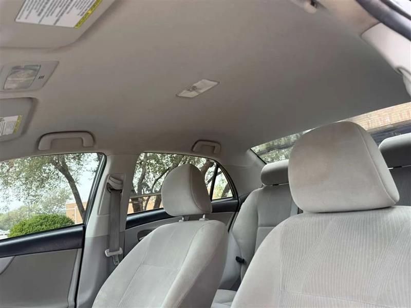 Toyota Corolla LE 4-Speed AT 2013