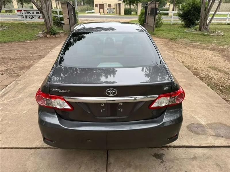 Toyota Corolla LE 4-Speed AT 2013