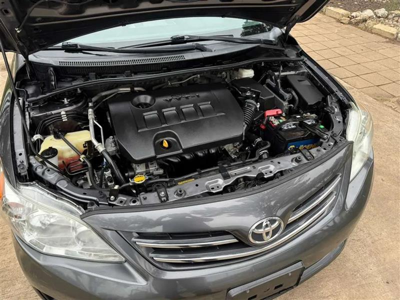 Toyota Corolla LE 4-Speed AT 2013