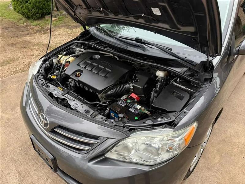 Toyota Corolla LE 4-Speed AT 2013