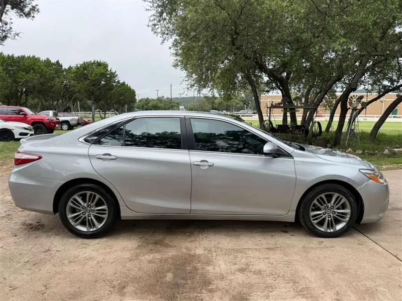 Toyota Camry SE 2016