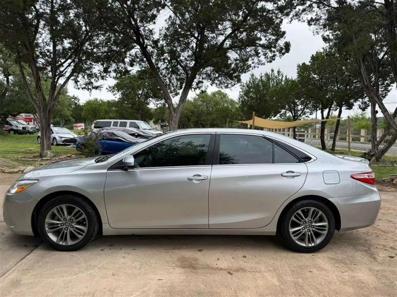 Toyota Camry SE 2016