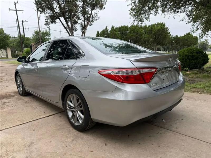 Toyota Camry SE 2016