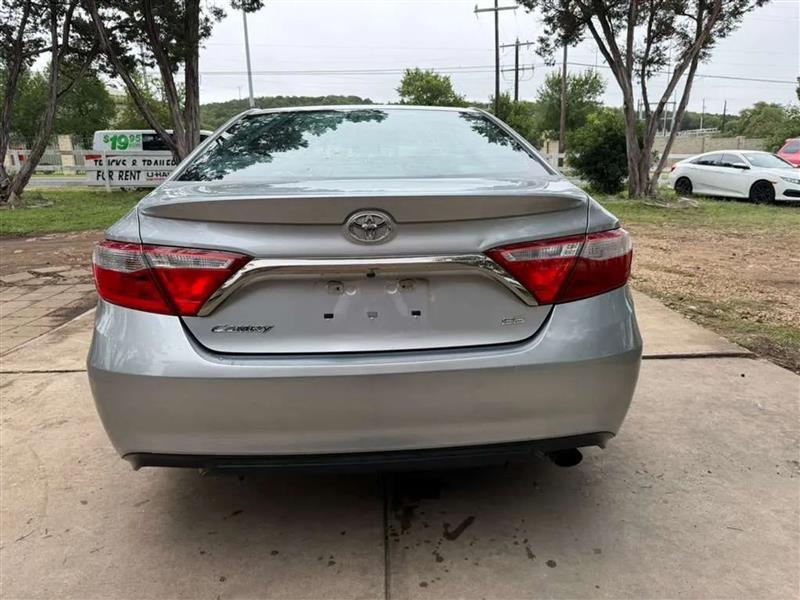 Toyota Camry SE 2016