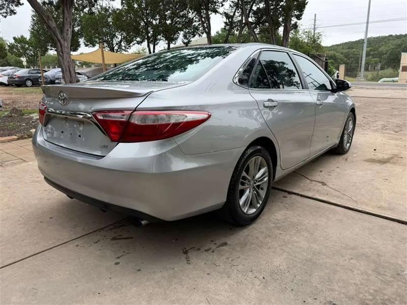 Toyota Camry SE 2016