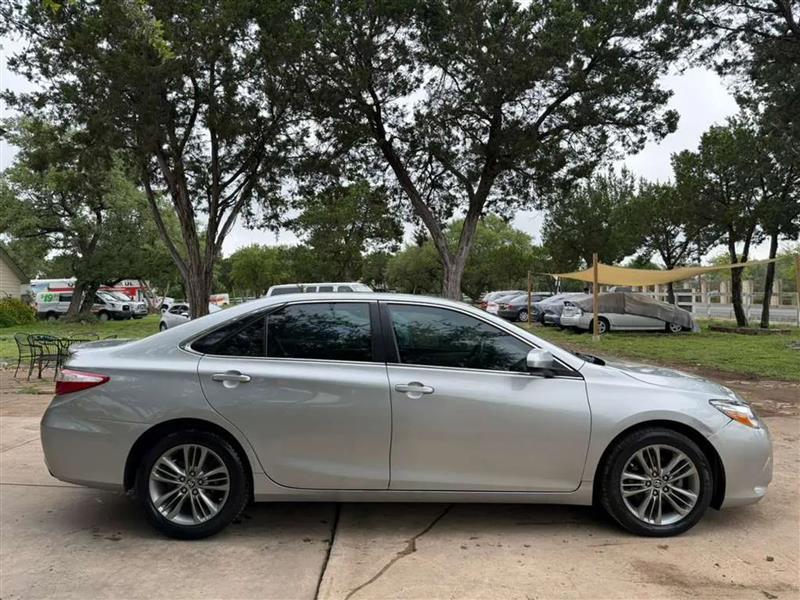 Toyota Camry SE 2016