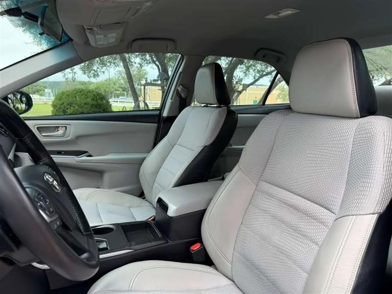 Toyota Camry SE 2016