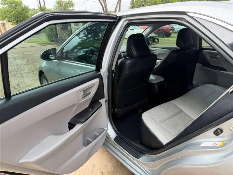 Toyota Camry SE 2016