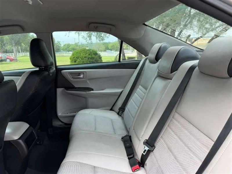 Toyota Camry SE 2016