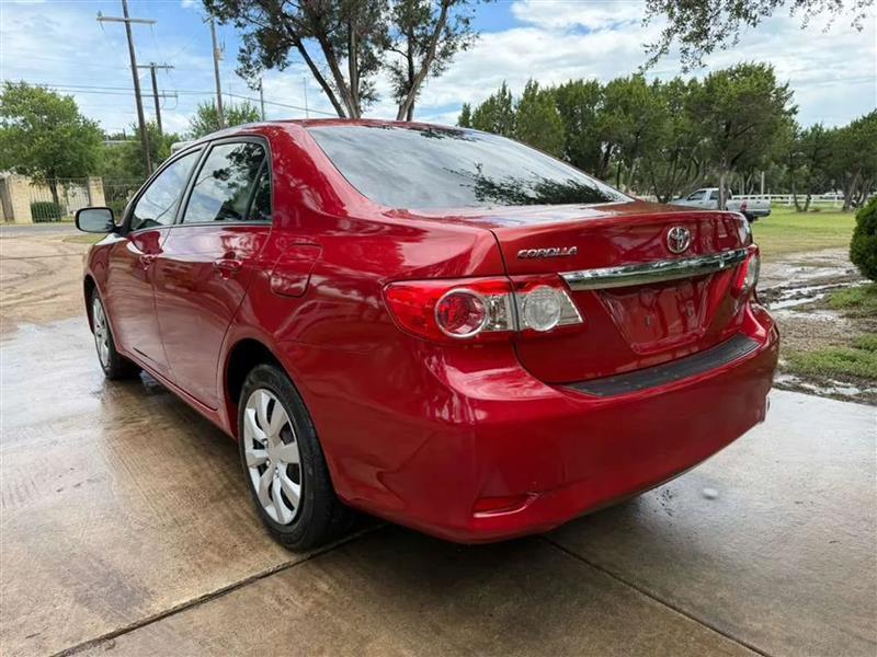 Toyota Corolla LE 4-Speed AT 2012
