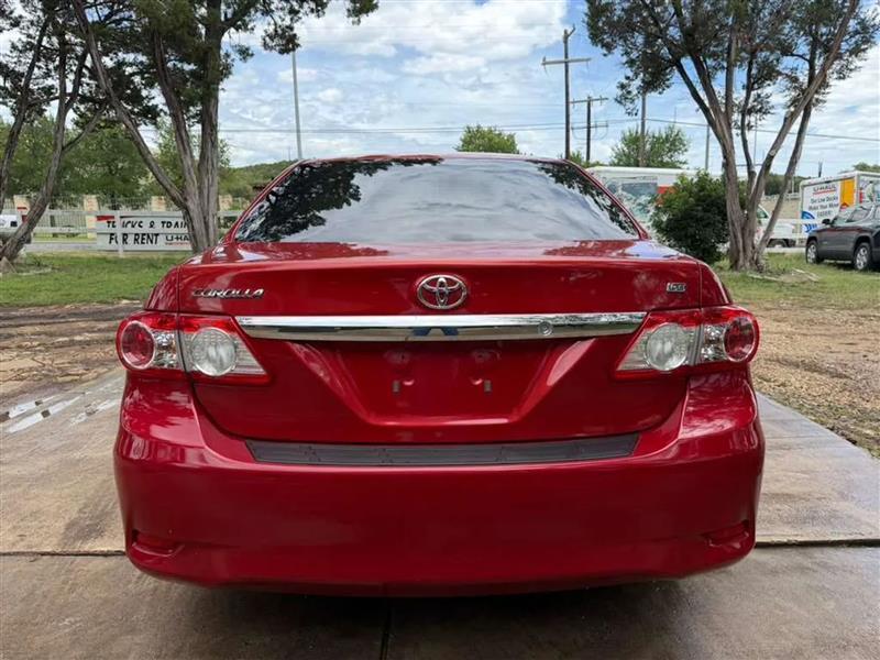 Toyota Corolla LE 4-Speed AT 2012