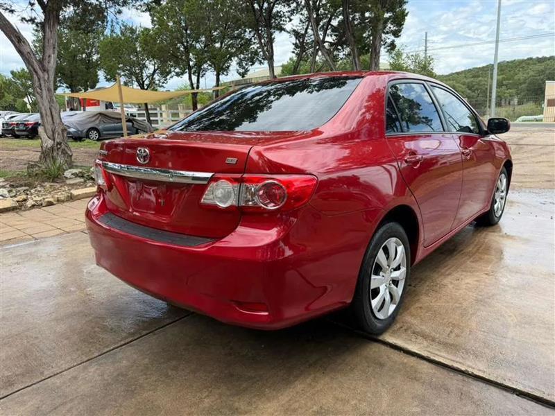 Toyota Corolla LE 4-Speed AT 2012