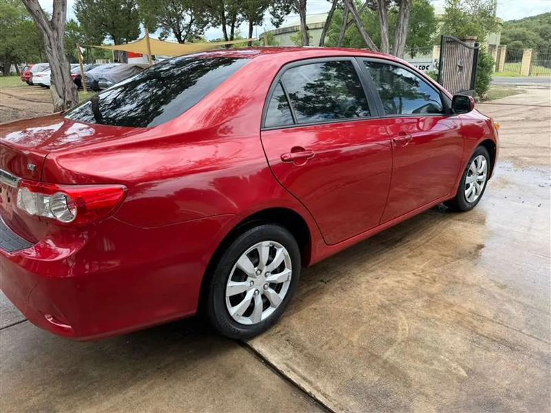 Toyota Corolla LE 4-Speed AT 2012