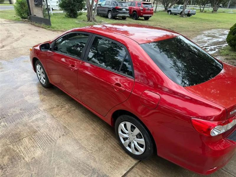 Toyota Corolla LE 4-Speed AT 2012