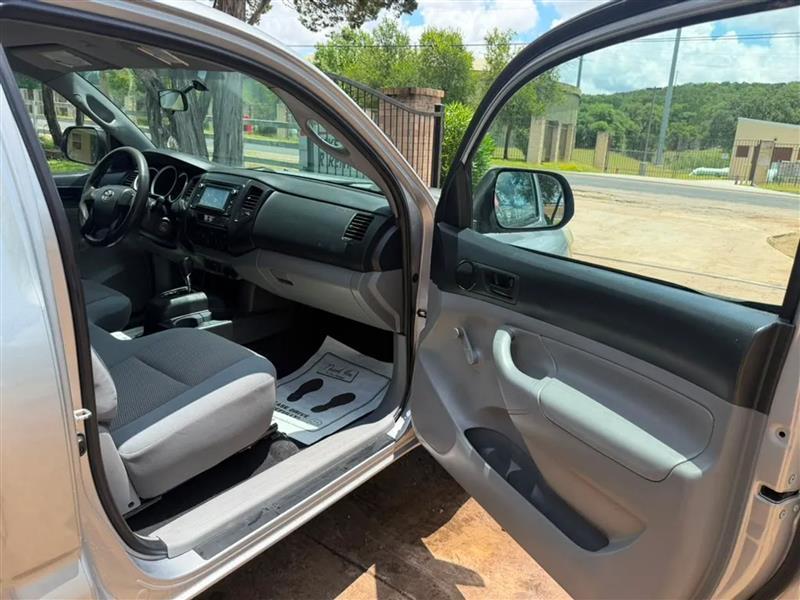 Toyota Tacoma Regular Cab I4 5MT 2WD 2014