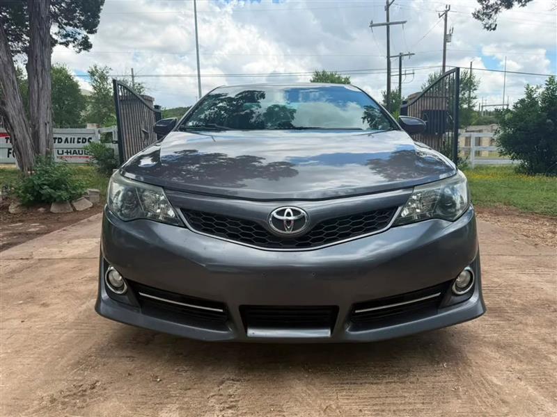 Toyota Camry SE 2014