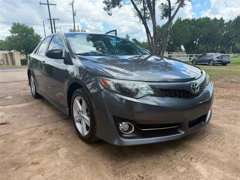 Toyota Camry SE 2014