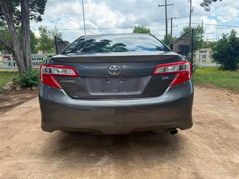 Toyota Camry SE 2014
